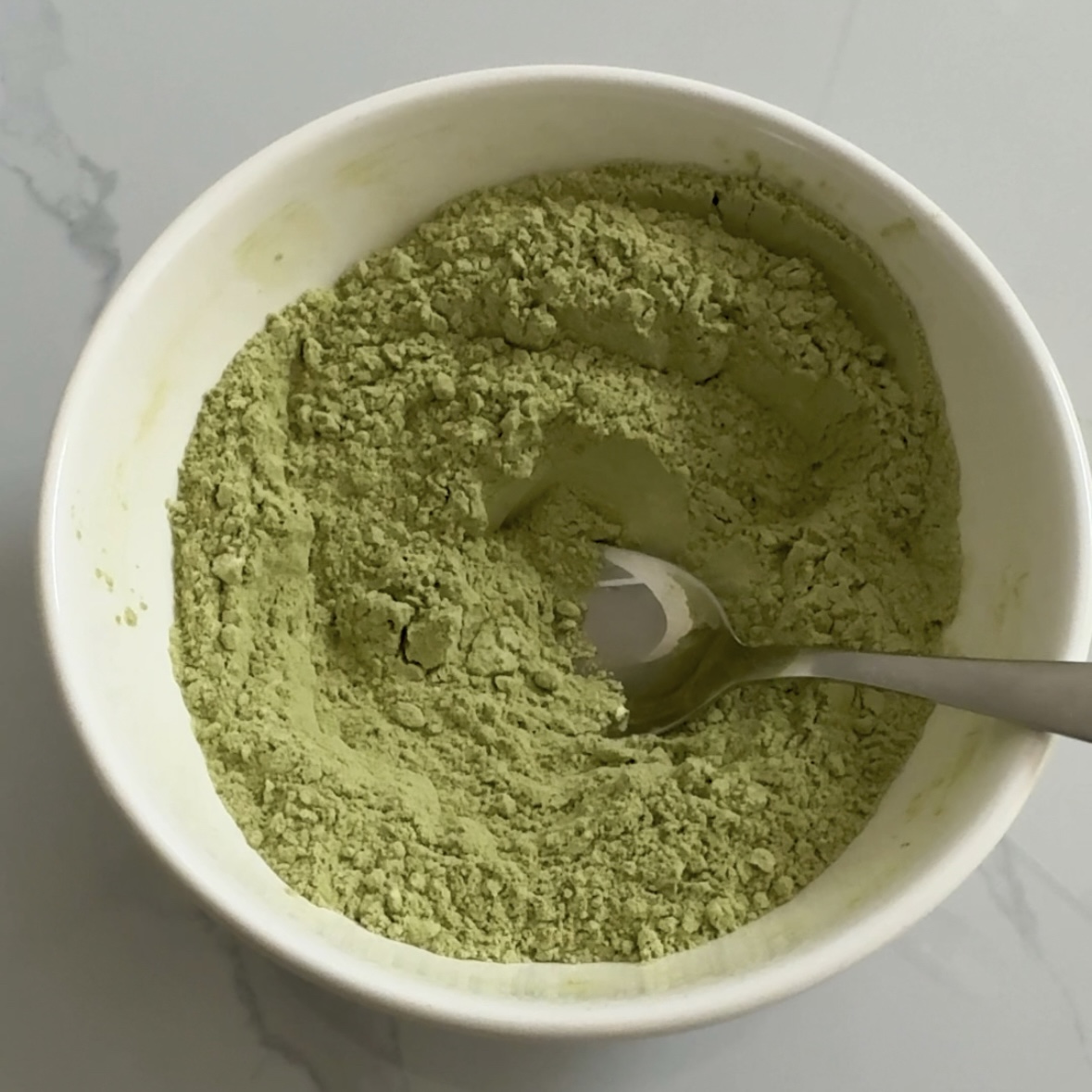 Dry ingredients mixed in medium bowl